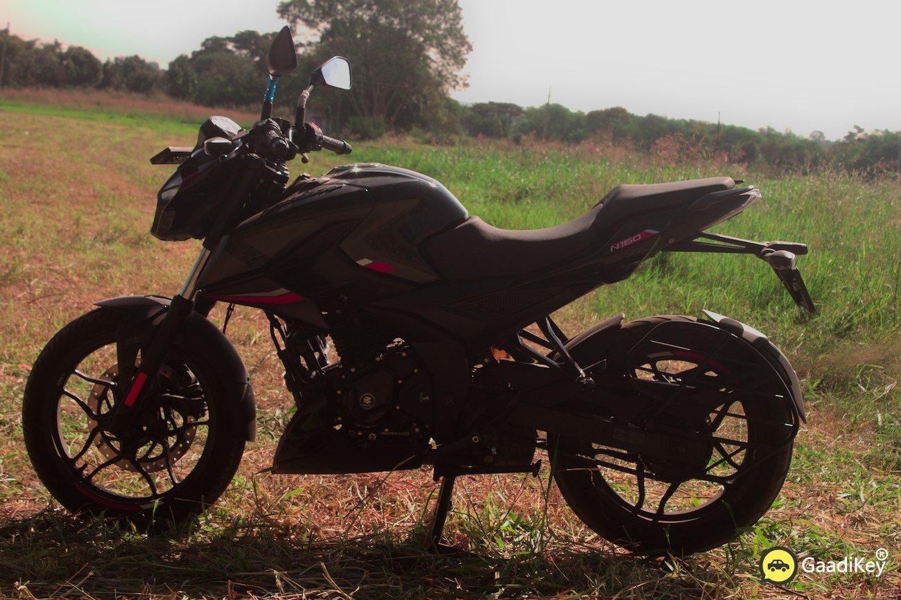 Bajaj Pulsar N160 Photos Brooklyn Black Color GaadiKey