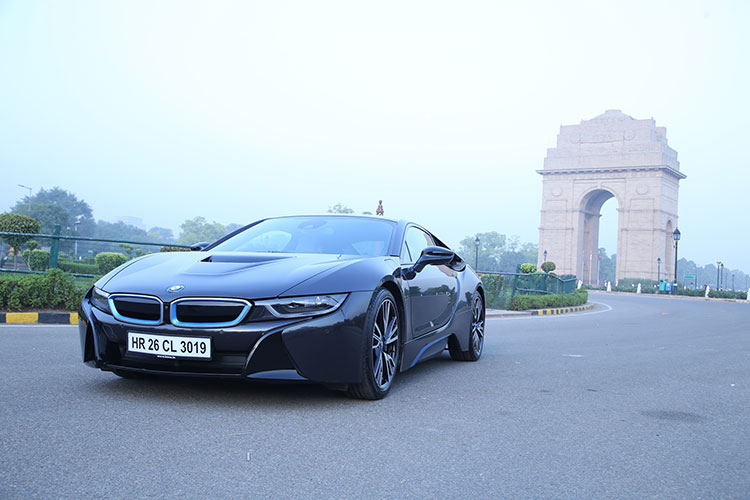 BMW-i8-celebrates-World-Environment-Day-at-India-Gate