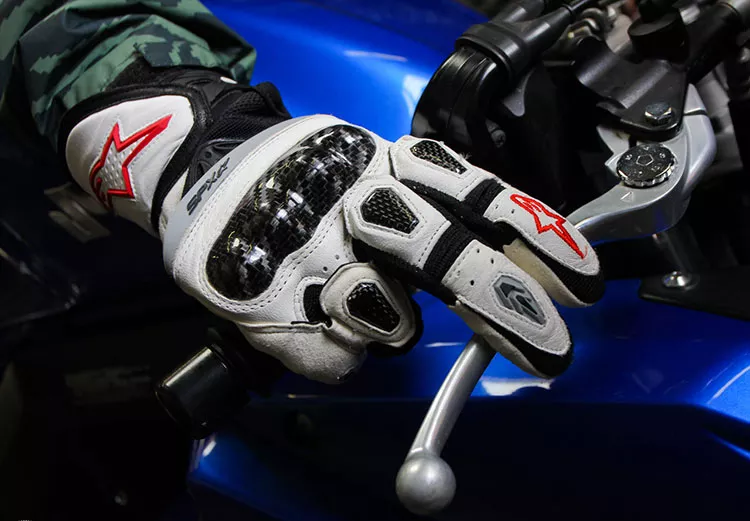 Riding-gloves-advantages-and-disadvantages