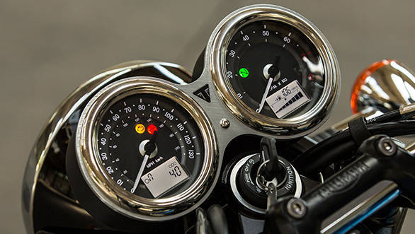 Triumph T100 Dashboard