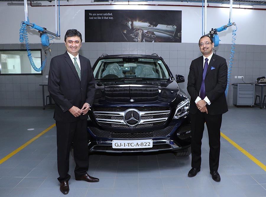 mr-sanjay-thakkerchairmanbenchmark-cars-and-mr-santosh-iyervp-after-sales-and-retail-training-mercedes-benz-india-at-the-inauguration-of-mercedes-benz-ahmedabad-workshop