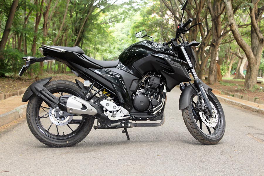 Yamaha FZ25 Review (Knight Black) - Perfect Powerful 250cc Bike - GaadiKey