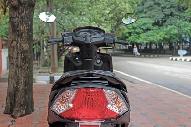 2017-Honda-Dio-Tail-Lamp - GaadiKey