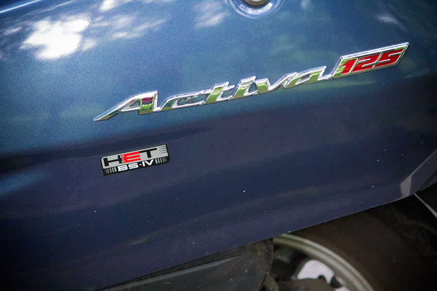 Generic Dateen 2 Pcs Bike Emblem Badge Decal 3D Tank Logo Activa 4G Sticker  for Honda Activa 4G (Both Side of Petrol Tank) : Amazon.in: Car & Motorbike