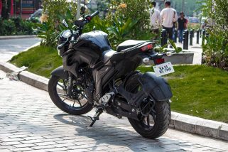 Yamaha packs a wallop at 250cc - The FZ25 Review (Once Again!) - GaadiKey