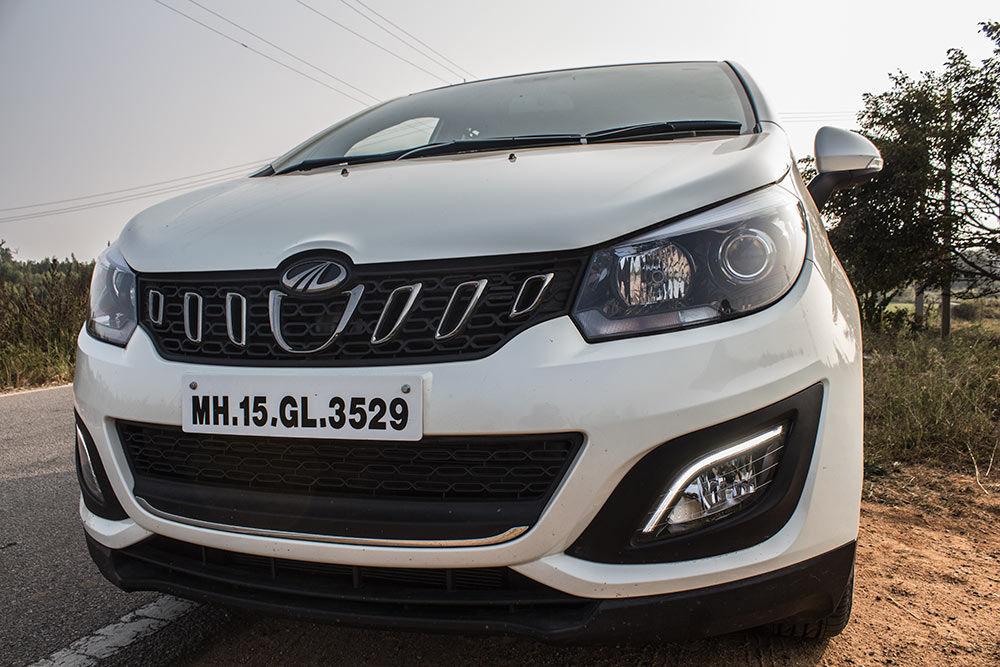 Mahindra Marazzo Review - Iceberg White - GaadiKey