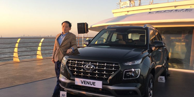 Hyundai Venue SUV Unveiled; Engine options, Dimensions, Connectivity