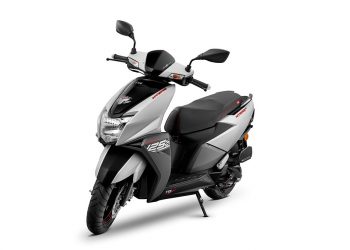 TVS NTORQ 125 gets Matte Silver Color and “Scooter of the Year” emblem