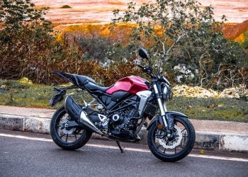 Honda CB300R Photos – Candy Chromosphere Red