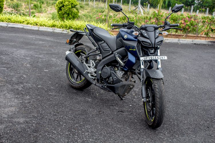 Yamaha MT15 Review: Alien Faced Street Fighter - GaadiKey