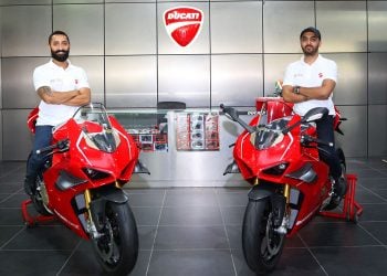 Ducati begins deliveries of the Panigale V4 R