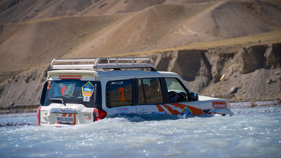 Mahindra Bolero Scorpio Under Water