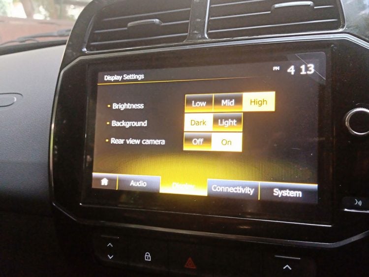 New Renault Kwid Facelift Review (AMT 1.0)