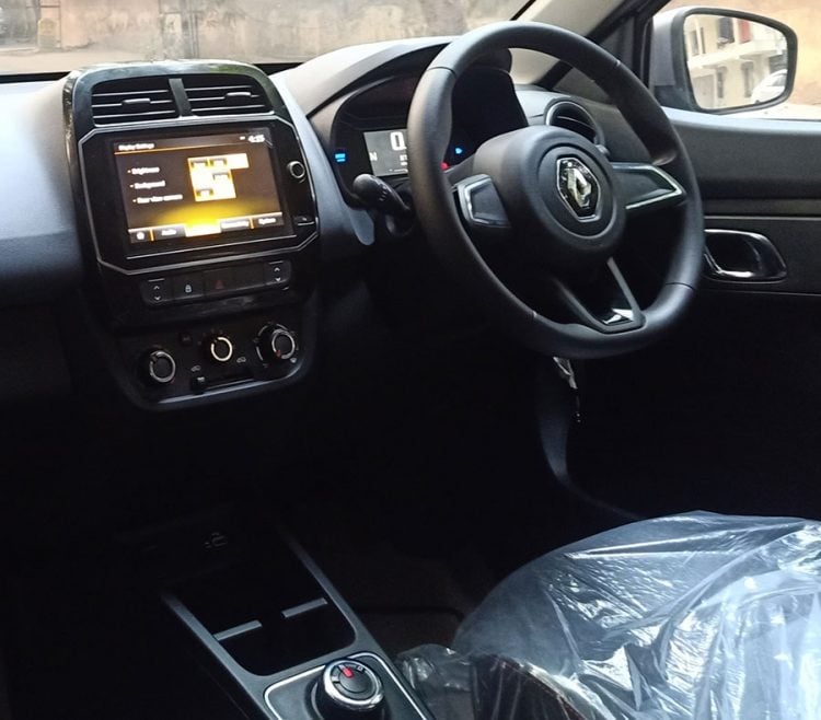 New Renault Kwid Facelift Review (AMT 1.0)