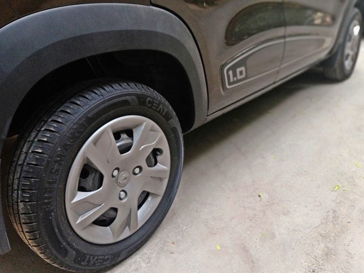 New Renault Kwid Facelift Review (AMT 1.0)