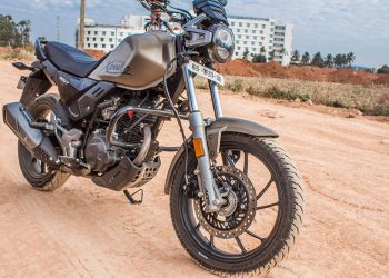 Hero XPulse 200T Photos: Matte Shield Gold