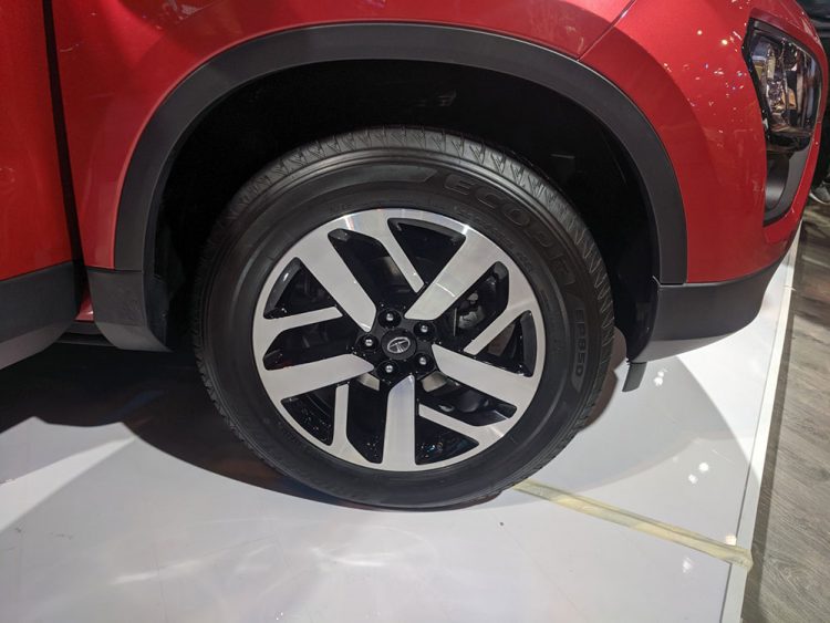 2020 Tata Harrier Launched at Rs 13.69 lakh; Harrier Automatic Priced at Rs 16.25 lakhs