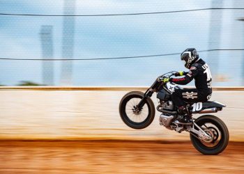 Royal Enfield Twins FT debuts at American Flat Track competition