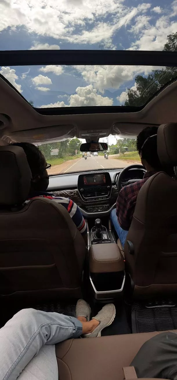 Tata Harrier XT+ launched at Rs 16.99L; Gets Panoramic Sunroof GaadiKey