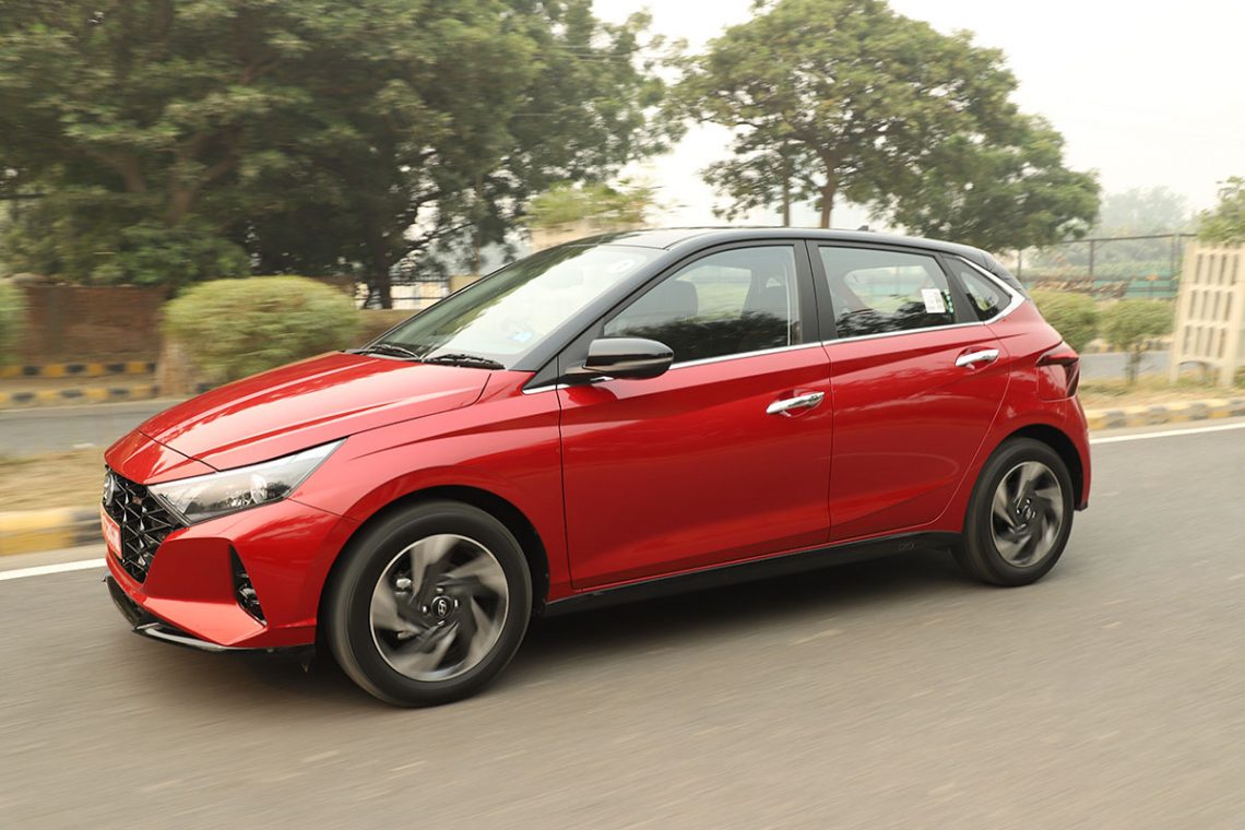 New Hyundai i20 Petrol Review- Worth 11 lakh? - GaadiKey