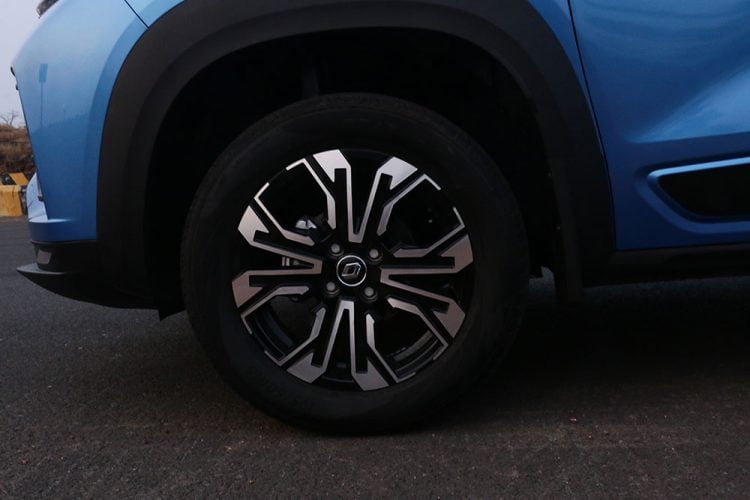 Renault Kiger Review Is it better than Magnite? GaadiKey