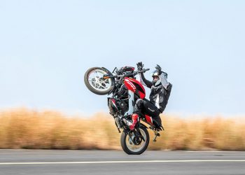 Bajaj Pulsar NS160 breaks world record for longest no-hands wheelie