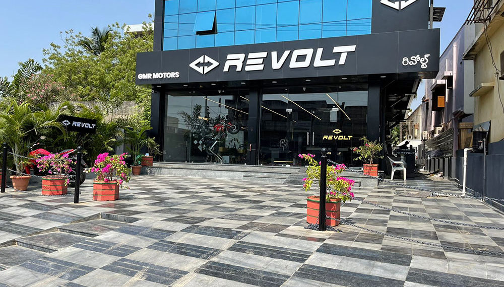 Revolt motors best sale showroom near me