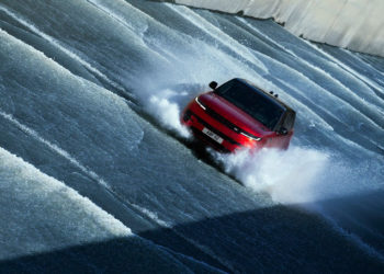 New Range Rover Sport revealed – Climbs up Flooded dam Spillway