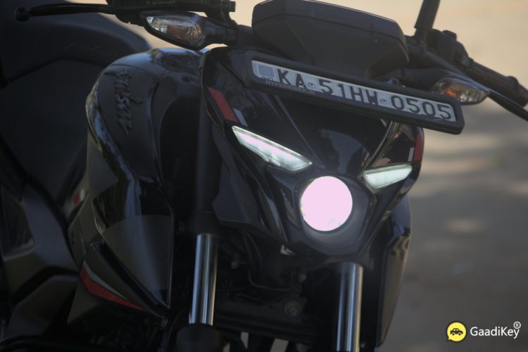 Bajaj Pulsar N160 Photos – Brooklyn Black Color