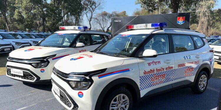 Kia Carens Punjab Police Purpose Built Vehicle - Kia Carens Emergency Response Vehicles used by Punjab Police