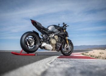 2024 Ducati Streetfighter V4 MY23 Photos