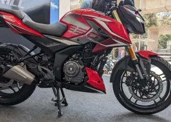 Bajaj Pulsar N250 with Traction Control launched at Rs 1,50,829