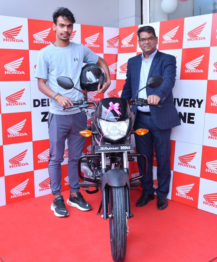 Manesar Half Marathon champion wins Honda Shine 100