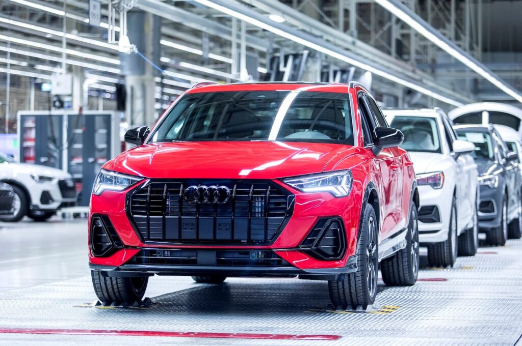 Audi Q3 Bold Edition Red Color Audi Q3 Sportback Bold and Audi Q3 Bold Edition 