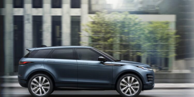 New 2025 Range Rover Evoque Autobiography from JLR is available with two powertrain options - the P250 petrol mild hybrid engine delivering power of 184 kW and 365 Nm torque and a D200 diesel mild hybrid engine delivering power of 150 kW and 430 Nm torque.