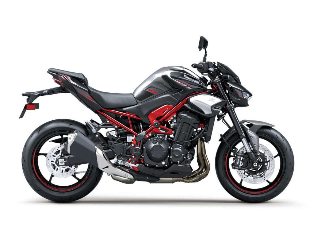 2025 Model Kawasaki Z900 Photos Red Color