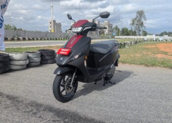 Suzuki e ACCESS Mat Black and Red Color
