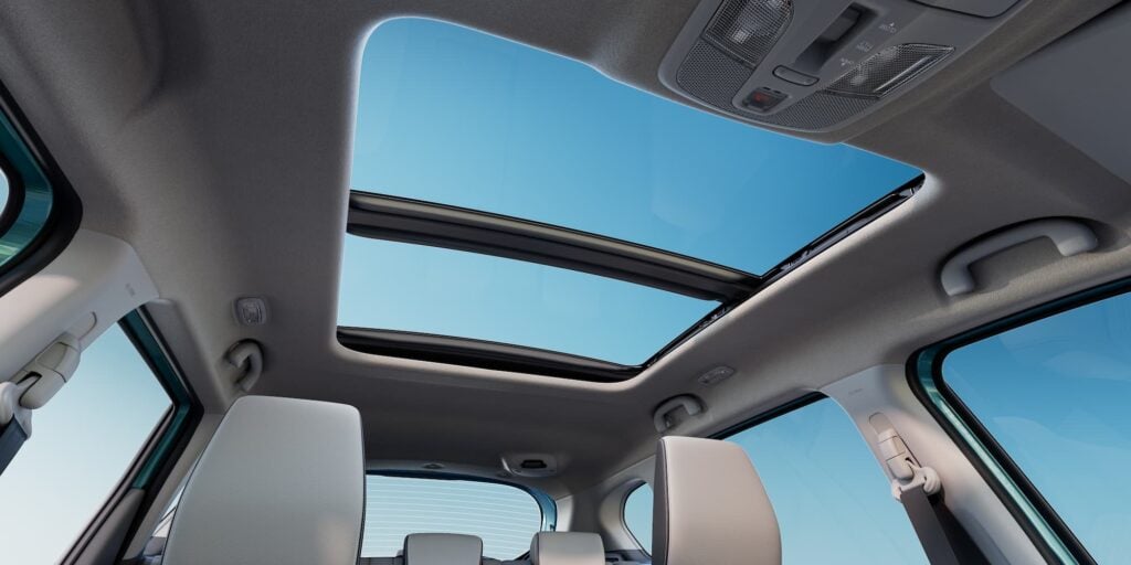 2025 Maruti Victoris Sun Roof Photos.. New Victoris Panaromic Sunroof pictures