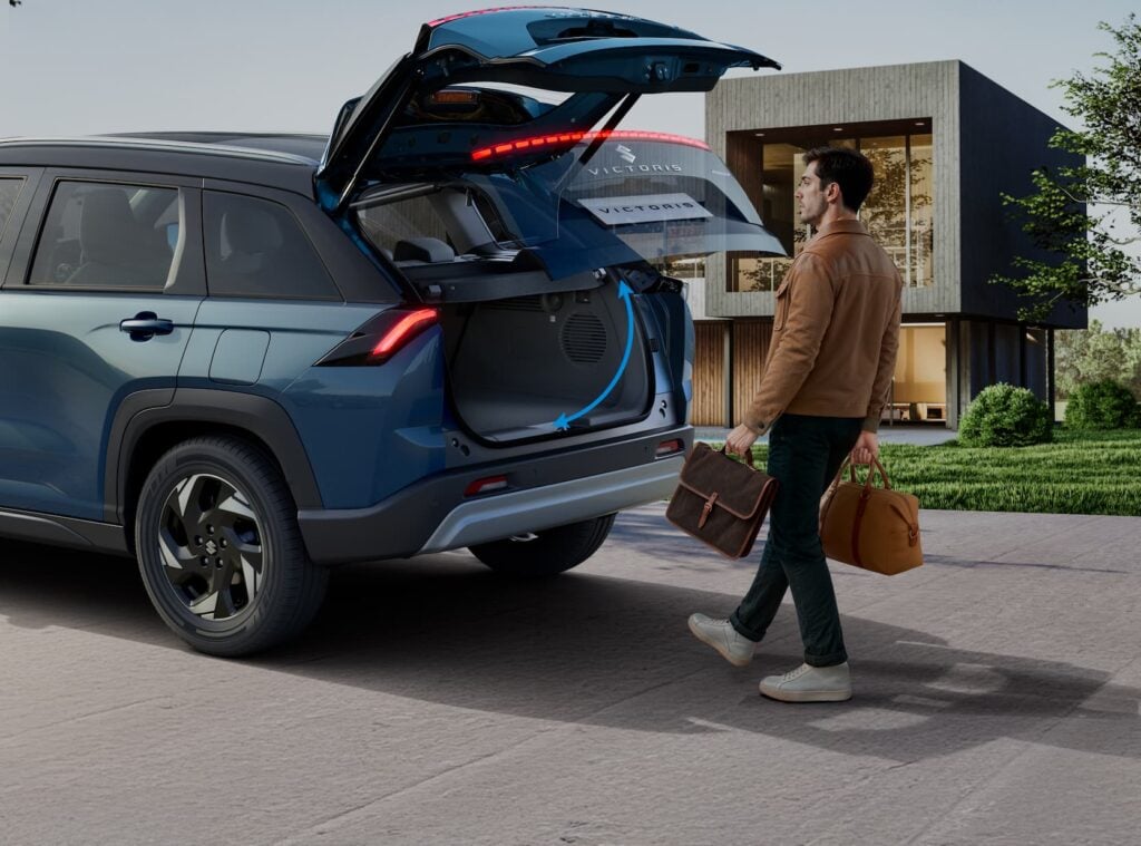 Maruti Victoris automatic Boot open.. New Maruti Victoris Powered Tailgate Smart Tailgate Feature