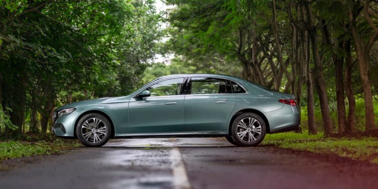 Mercedes SKYLINE CRM in collaboration with Zoho