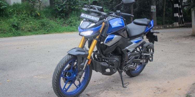 Honda CB 125 Hornet 125cc motorcycle Feature Image