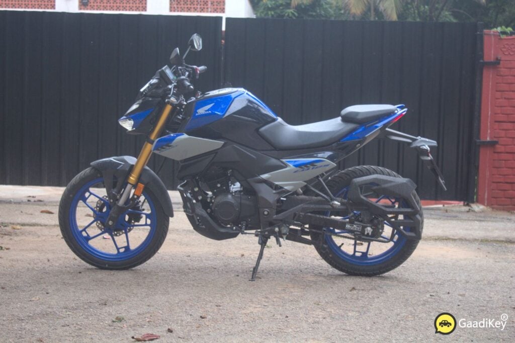 Honda Hornet 125cc Black Background