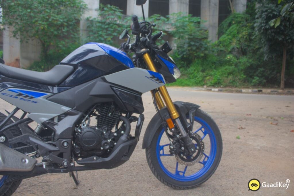 Honda CB125 Hornet Muscular Fuel Tank - Blue painted Alloy Wheels 