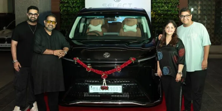 MG M9 Car Delivery - Shankar Mahadevan
