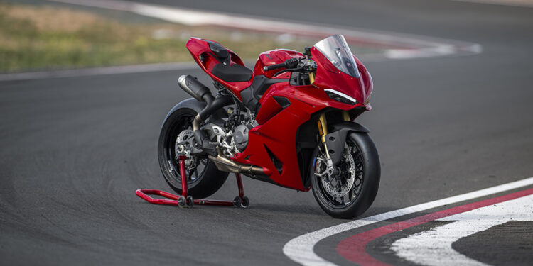 All New 2025 Ducati Panigale V2 V2S