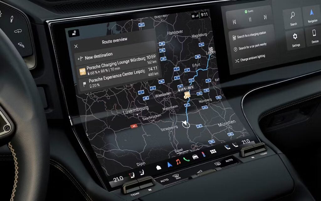 All New Porsche Cayenne Electric Interior - Curved Display