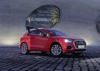 Audi Q3 Signature Line Photos