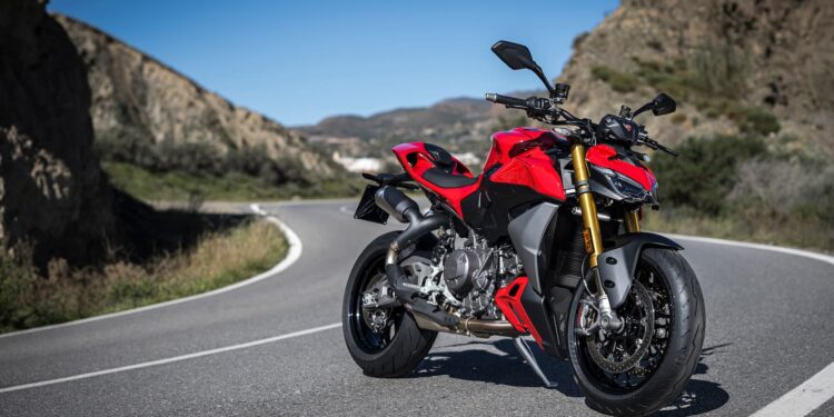 Ducati Streetfighter v2