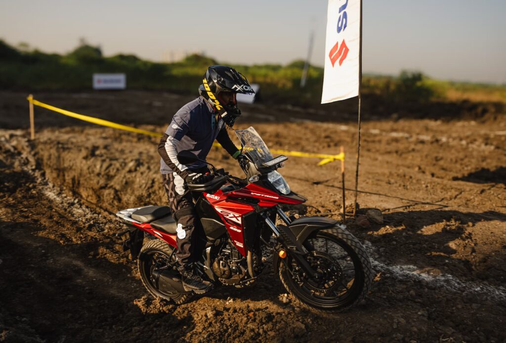 Suzuki V-Strom SX Red Color - New V-Strom SX