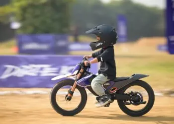 VIDA DIRT.E K3 Electric Scooter Ridden by Kids